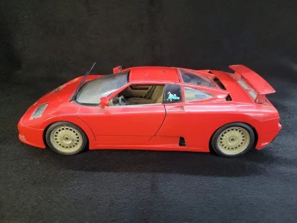 Miniatura Bugatti Eb 110 1991 Vermelha Bburago 1/18 (2)
