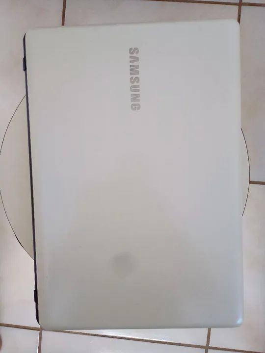 Notebook Samsung branco 4gb memória ram DDR3 500gb HD tela 14 polegadas bateria boa super  - Foto 5