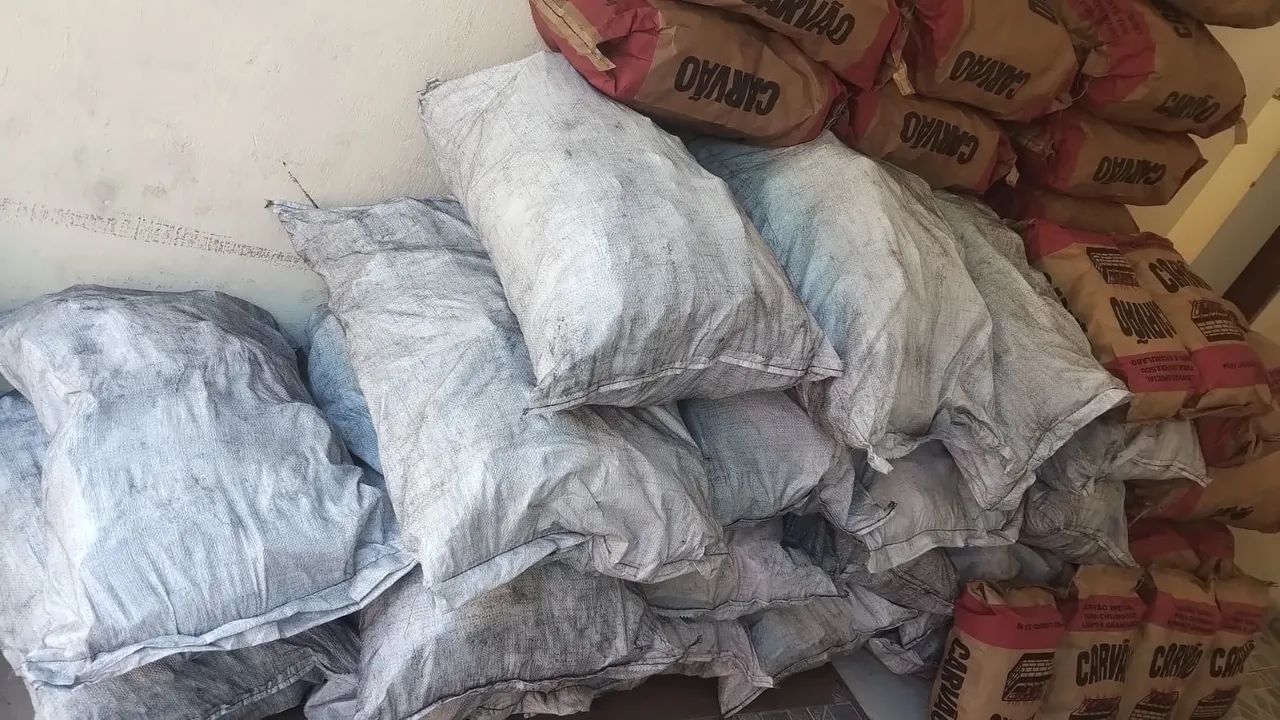 CARVOARIA BRASAFORTE CARVÃO 8 KG $37 NO ATACADO FAZEMOS ENTREGAS - Foto 2
