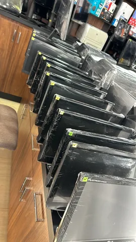 Monitores varios tamanhos