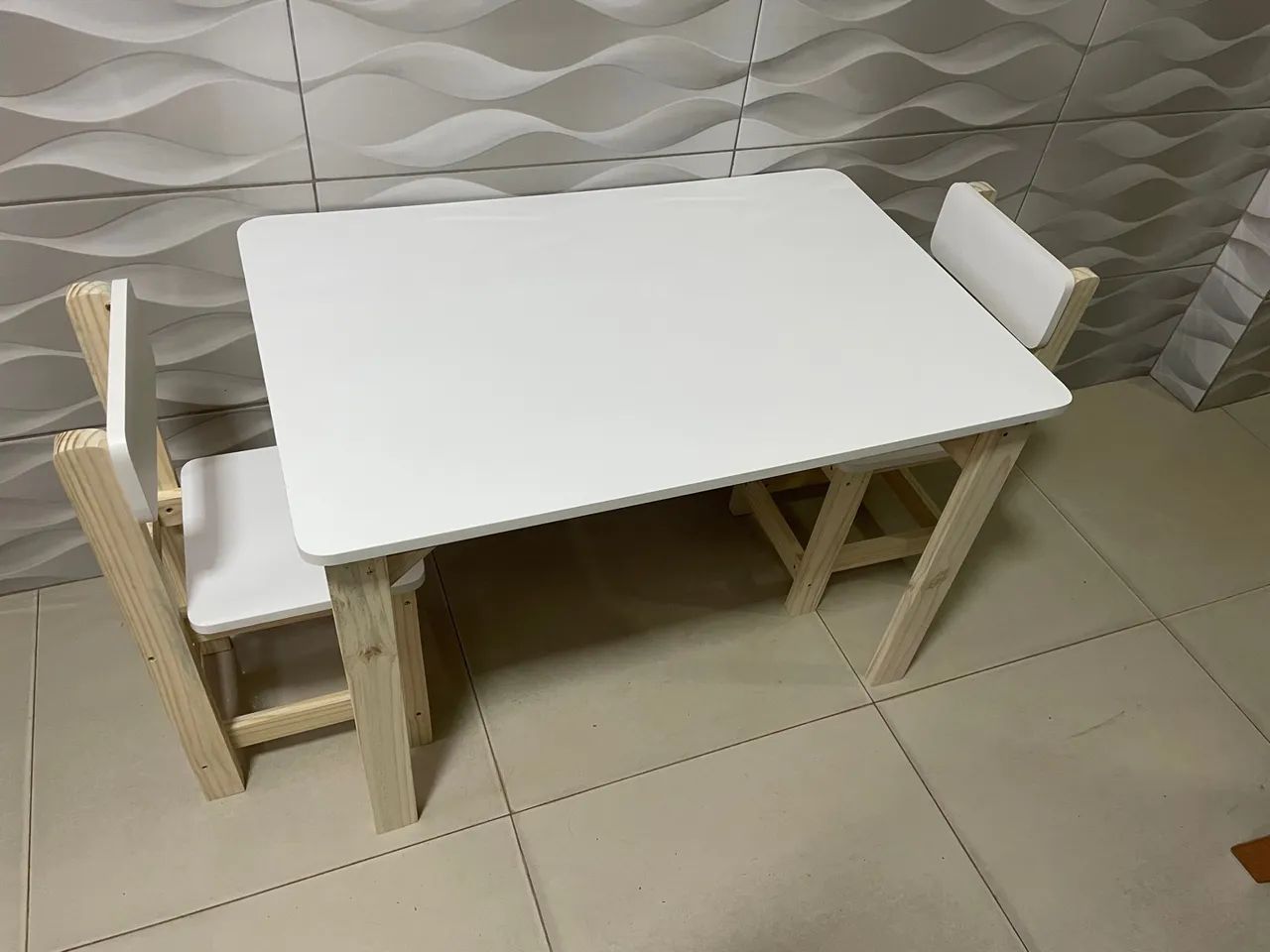 Conjunto mesa infantil retangular, para crianças até 8 anos