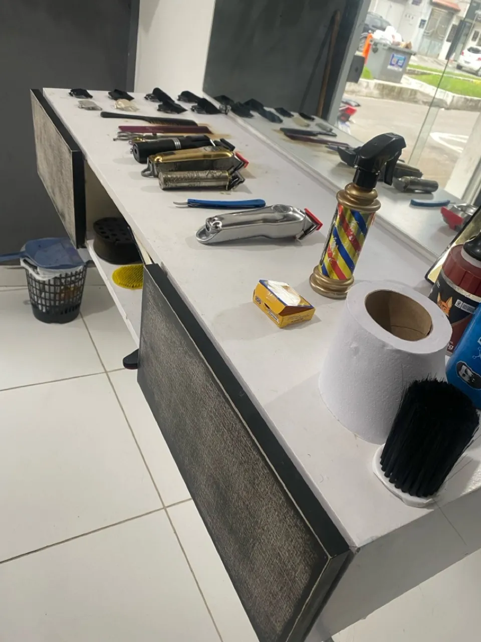 BANCADA PARA BARBEARIA/SALÃO