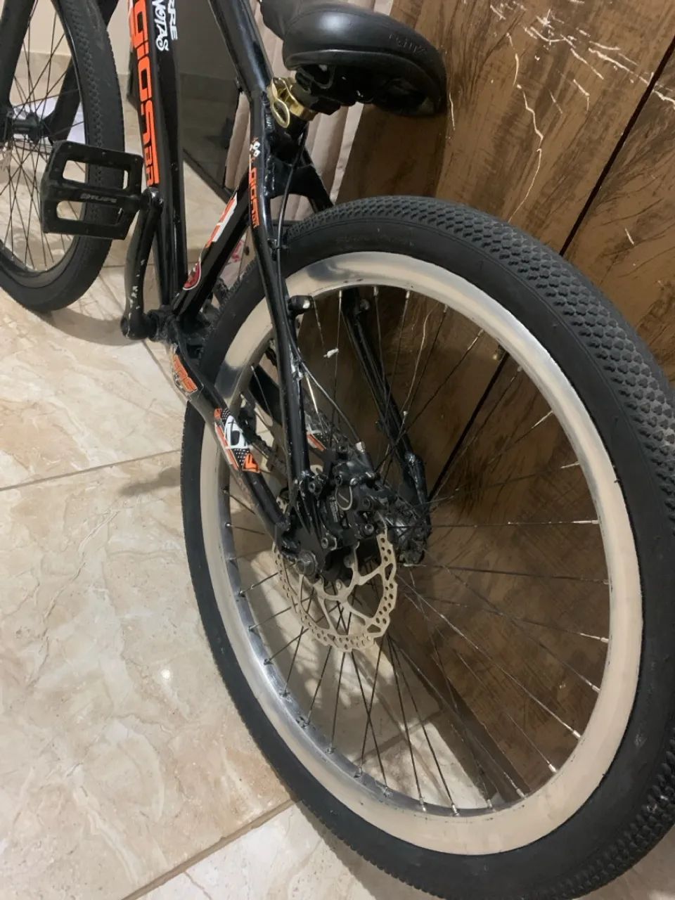 Gios 4trix preta e laranja - Foto 3