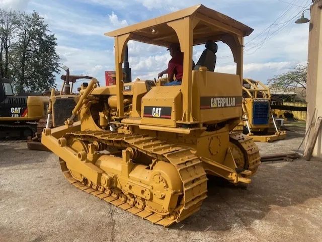 Vende-se Trator de Caterpillar D6D DD Ano: 1986 - Foto 2
