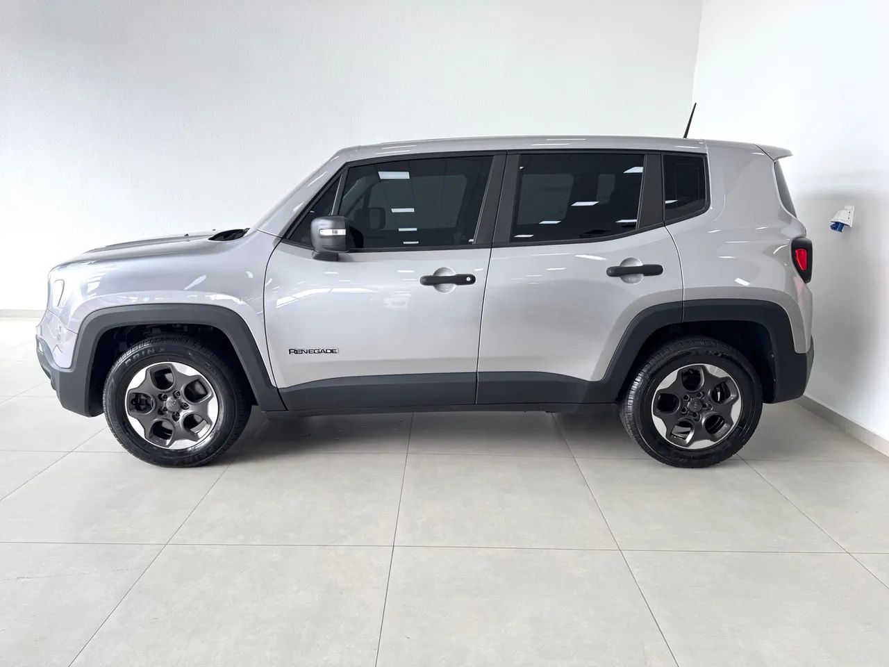 Jeep-Renegade Sport 1.8 Flex Aut - Foto 3