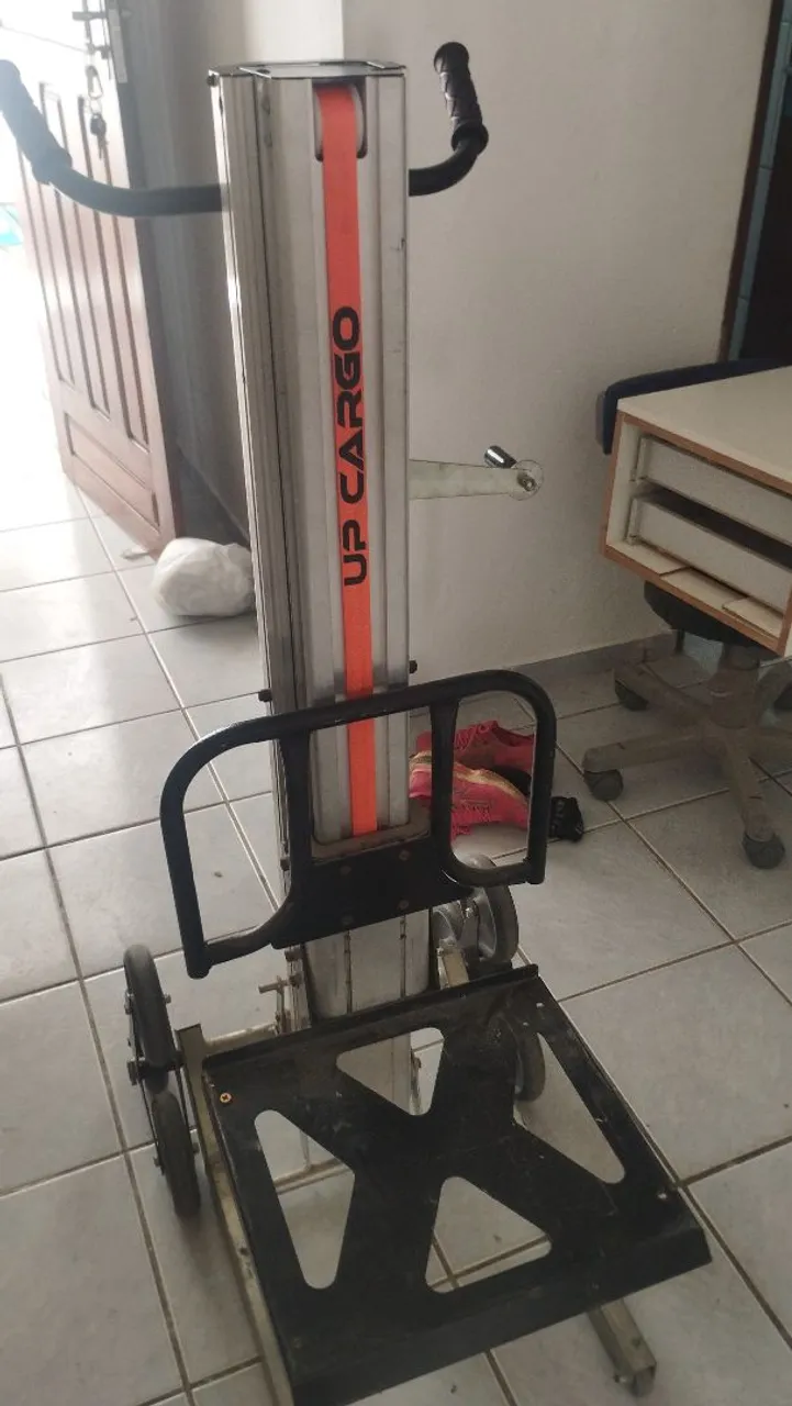 Elevador de carga UP CARGO