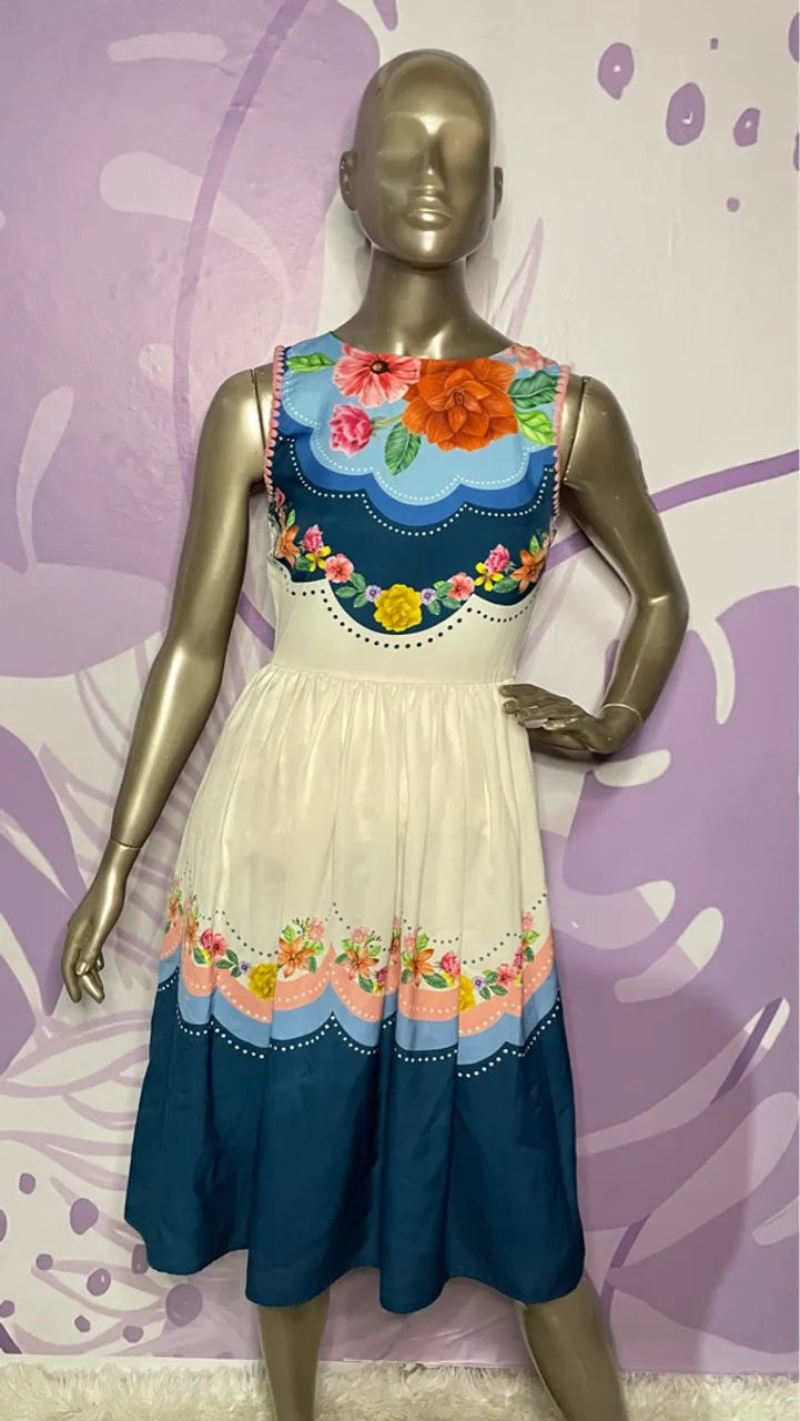 Vestido Floral Elegante - Tamanho Único