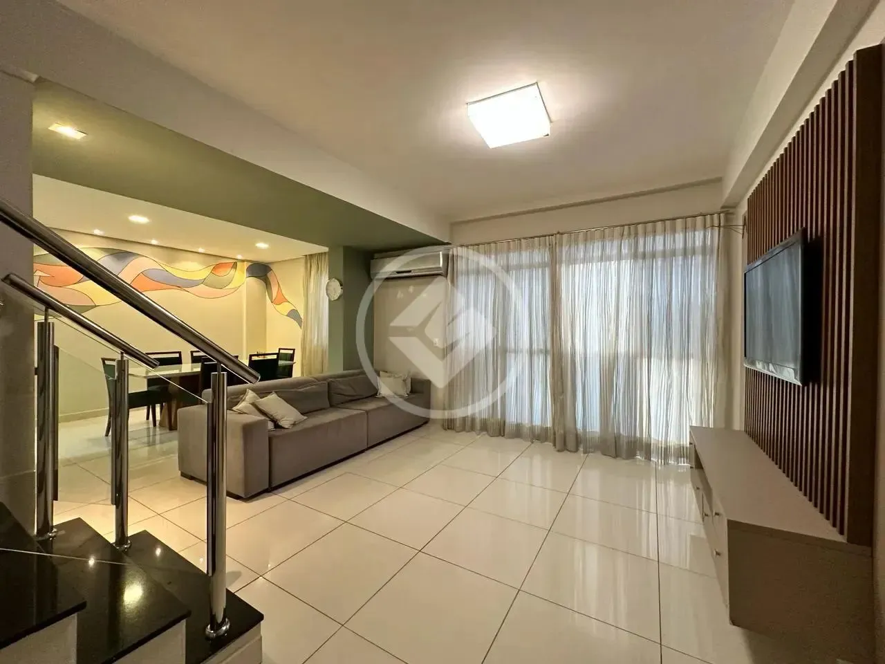LOCAÇÃO no Goiabeiras com 3 quartos sendo uma suite com moveis planejados e ar condicionad