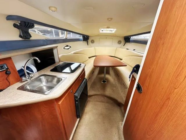 Lancha Bayliner 280 -  Ano 2007 - Mercruiser 5.7 - 300Hp - Foto 11