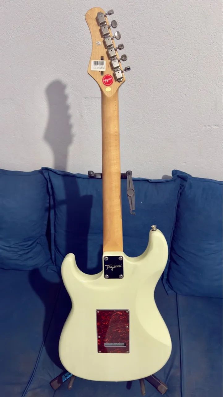 ?Guitarra Tagima T-635 Classic seminova bem cuidada.  - Foto 2