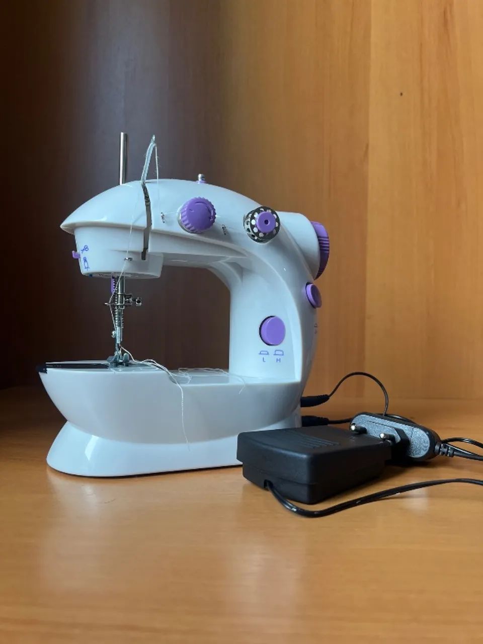 Mini máquina de costura