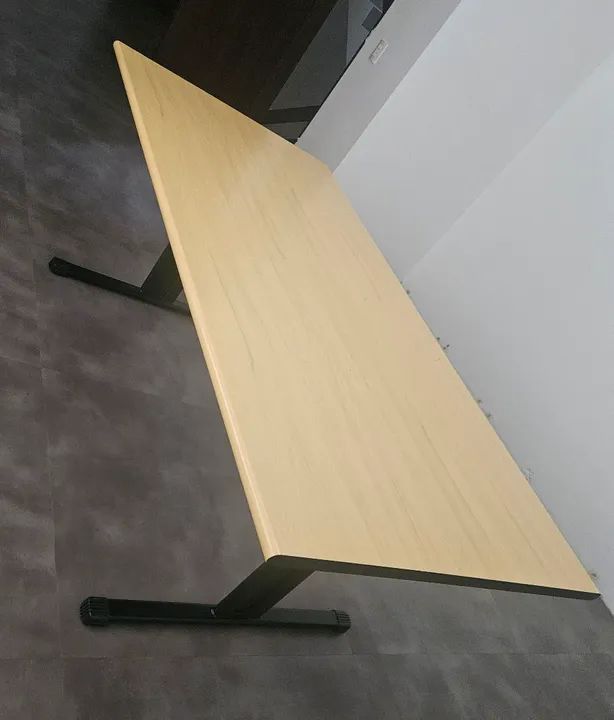 Mesa para reuniões retangular grande. - Foto 2