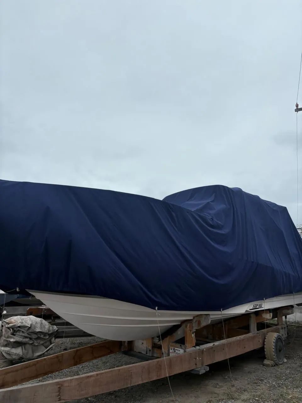 LANCHA COMPLETA, CONFORTÁVEL E PRONTA PARA NAVEGAR. - Foto 7