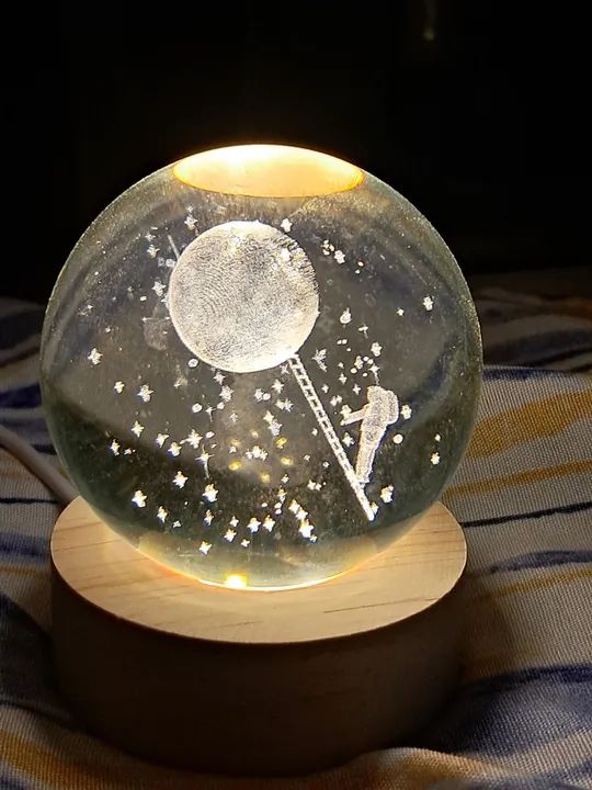 Luminária Astronauta. 