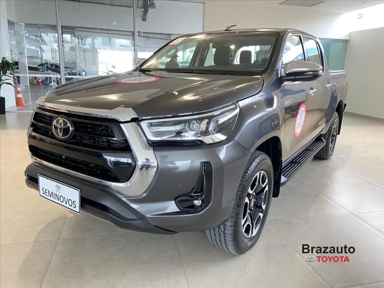 TOYOTA HILUX 2.8 D-4D TURBO DIESEL CD SRX 4X4 AUTOMÁTICO