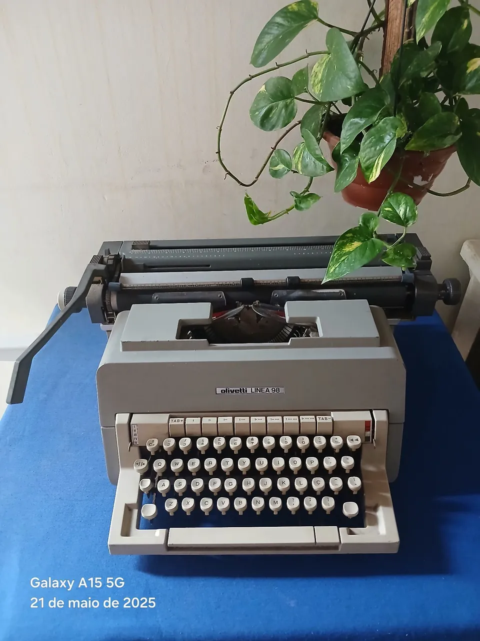 Máquina de escrever Olivetti Linea 98