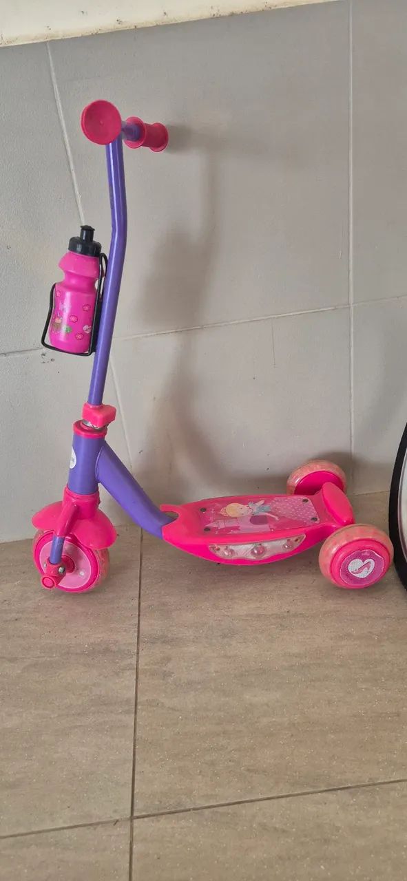 Patiente Infantil Rosa com 3 Rodas