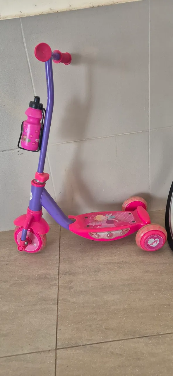 Patiente Infantil Rosa com 3 Rodas