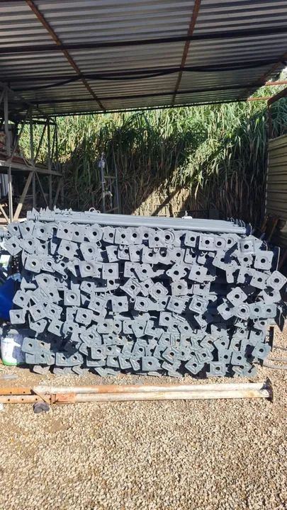 Escoras Metálicas Reguláveis 3,20m - Foto 3