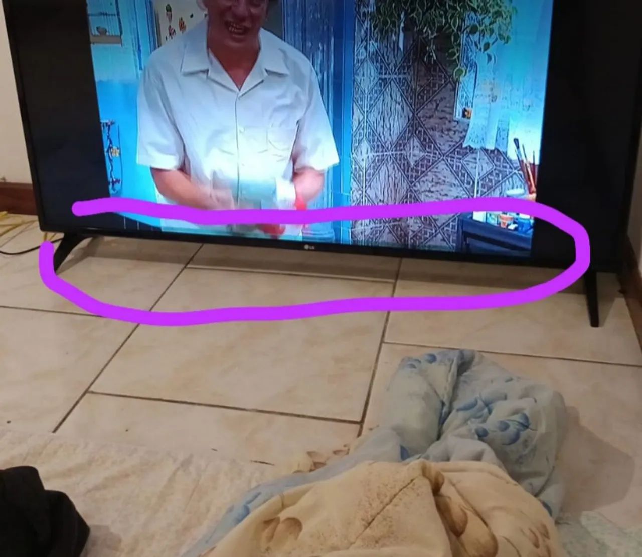 TV LG Smart 4K com design moderno