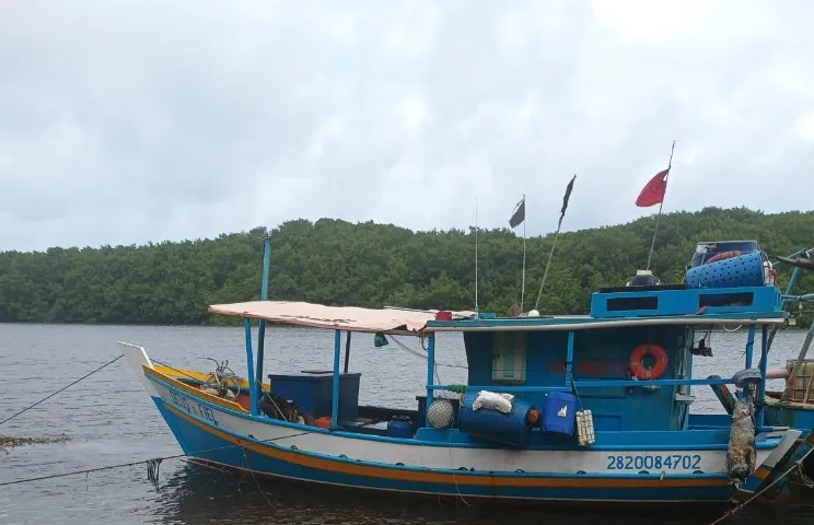 Barco seminovos e conservado á venda