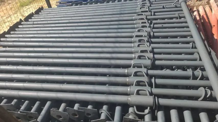 Escoras Metálicas Reguláveis 3,20m - Foto 2