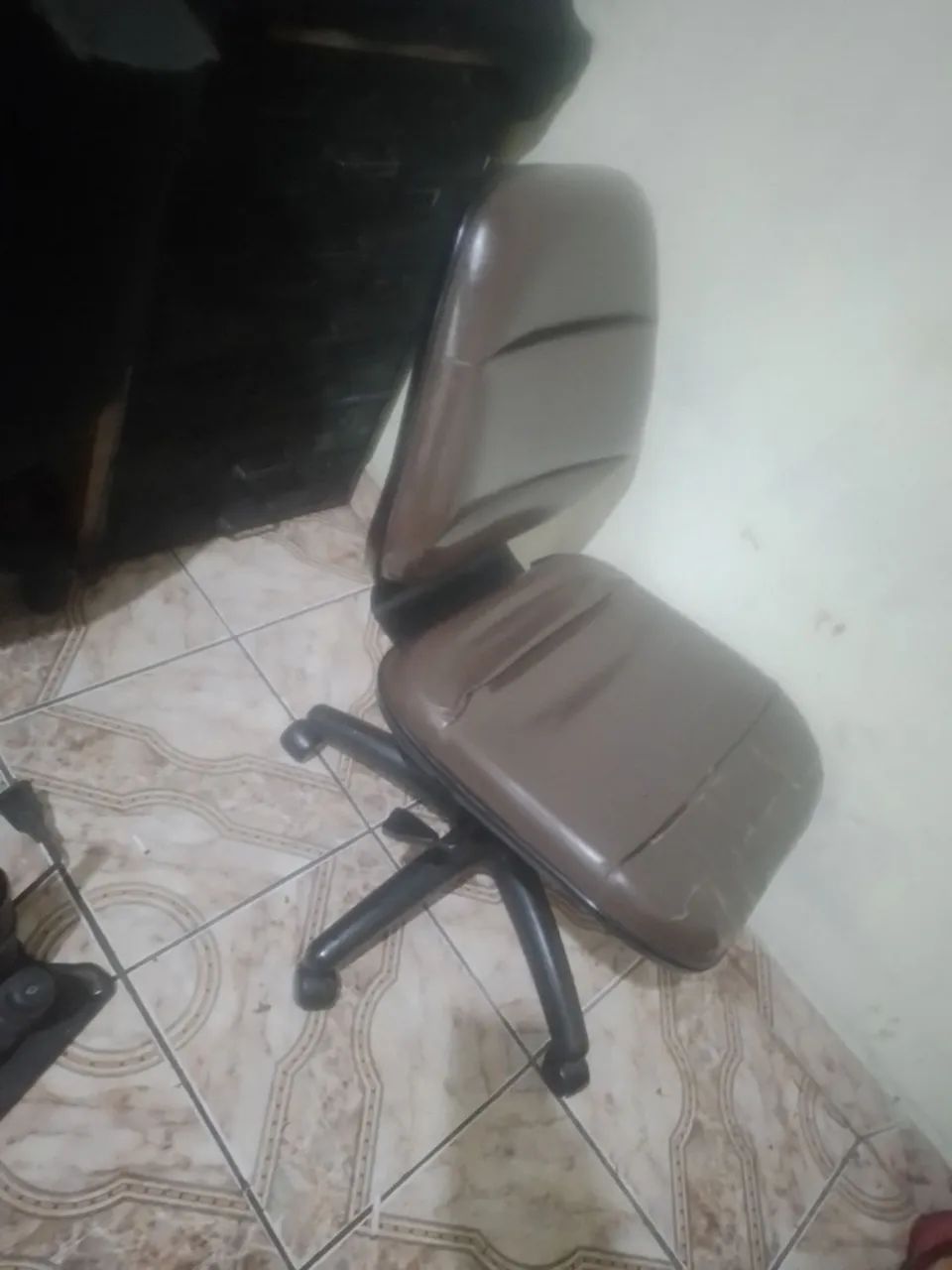 Leather Office Chair Only R$ 50