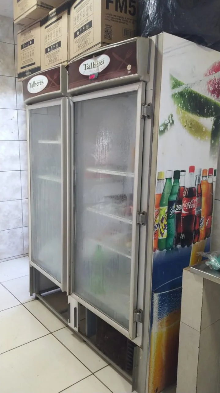 Geladeira/Freezer Comercial com 2 Portas - Ideal para Bares e Restaurantes