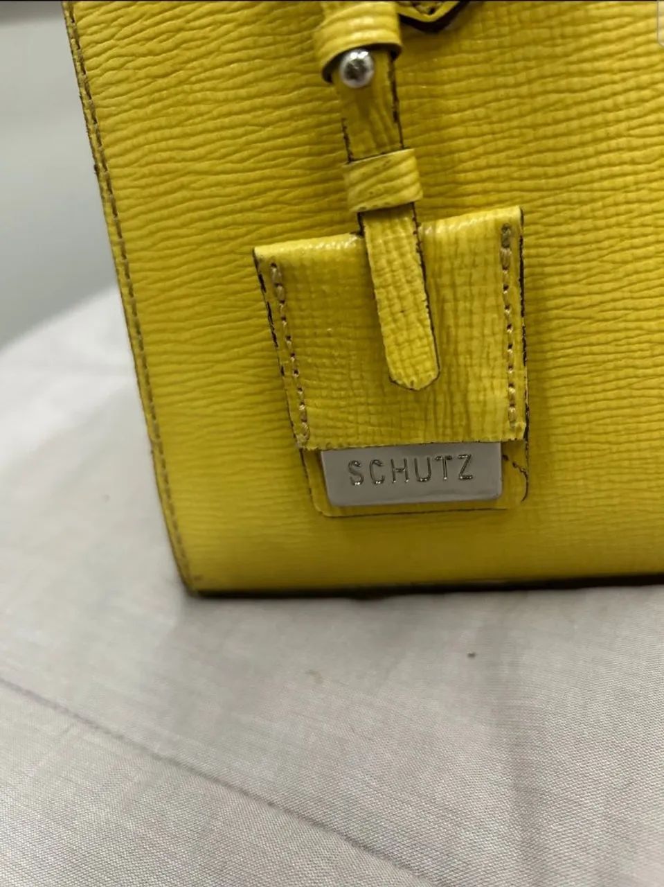 Bolsa Schutz Amarela original  - Foto 4