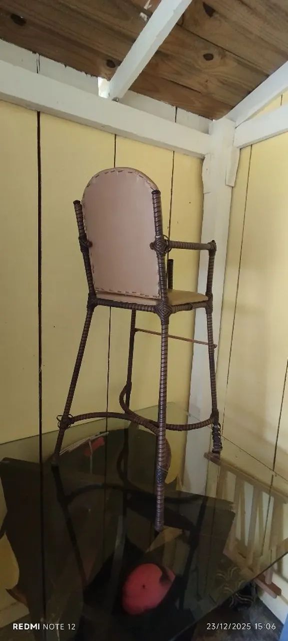 Cadeirinha de alimentação de madeira  - Foto 2