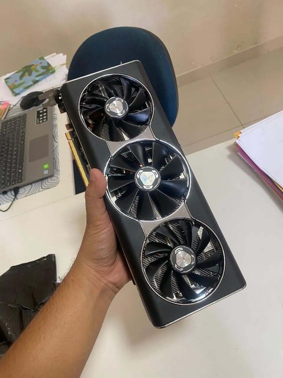 RX 5700XT 8GB ( Leia a Descrição )