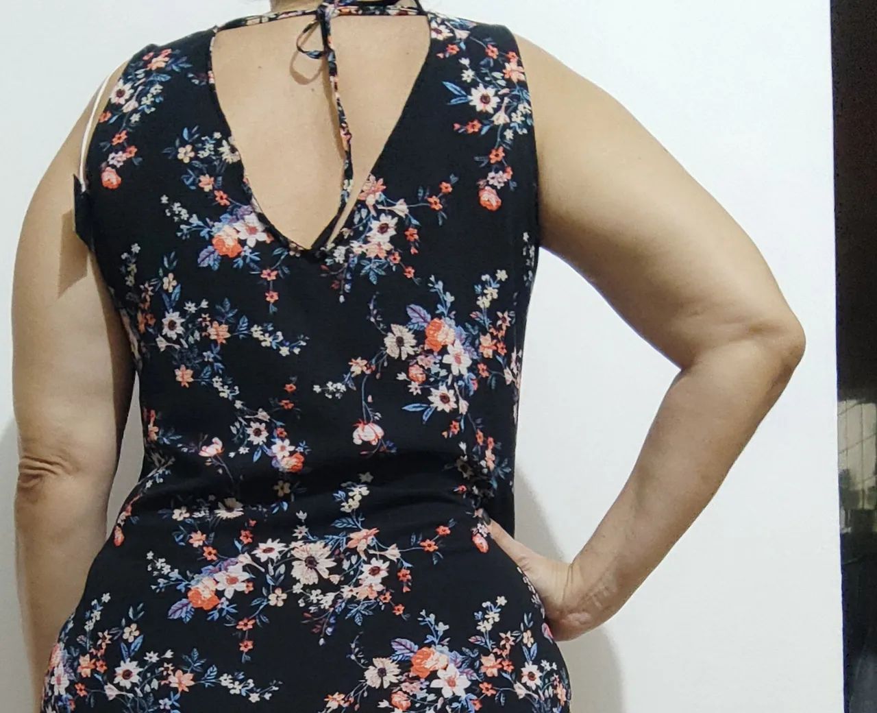 Macacão Floral Elegante - Foto 3