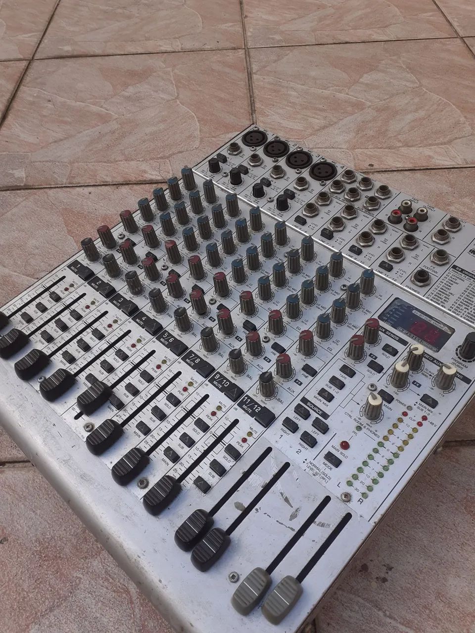 Mixer Behringer 1622FxPro
