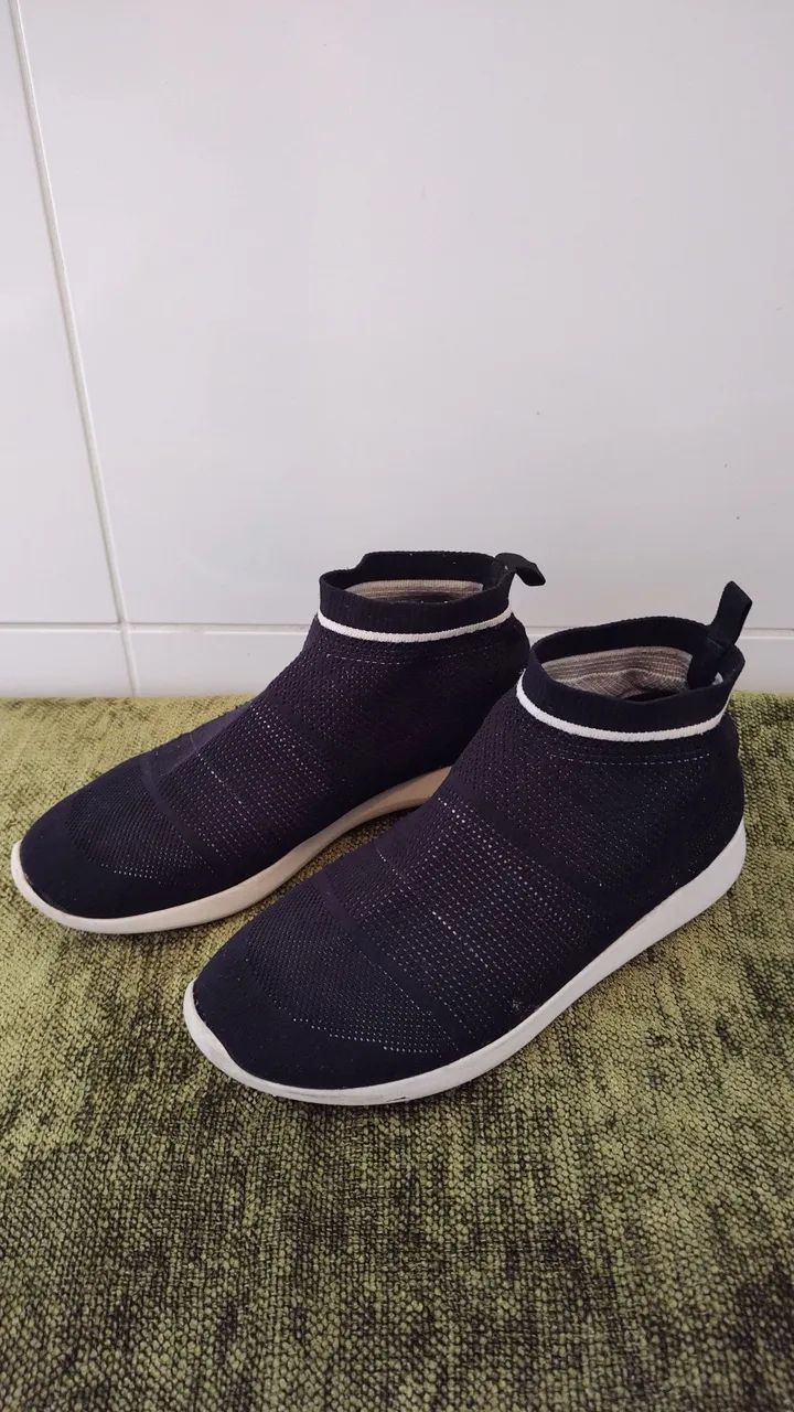 Tênis preto Arezzo 