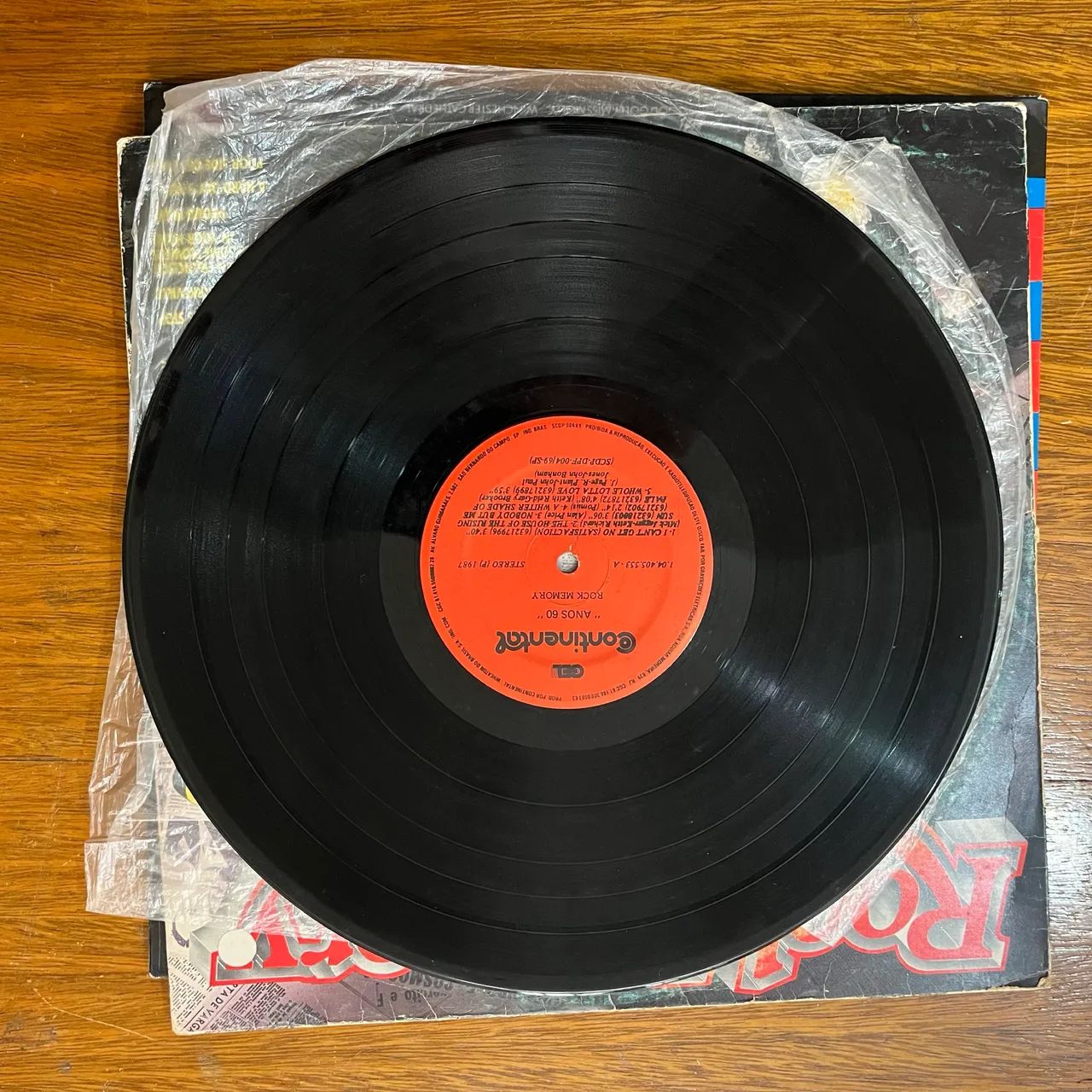 Kit 2 discos de compilados de rock anos 50 e 60 - Foto 3