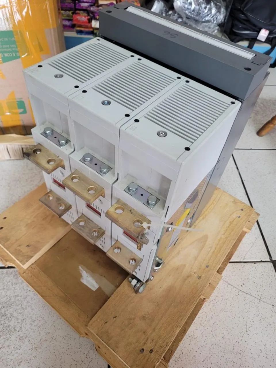 Disjuntor SACE Emax ABB - Foto 2