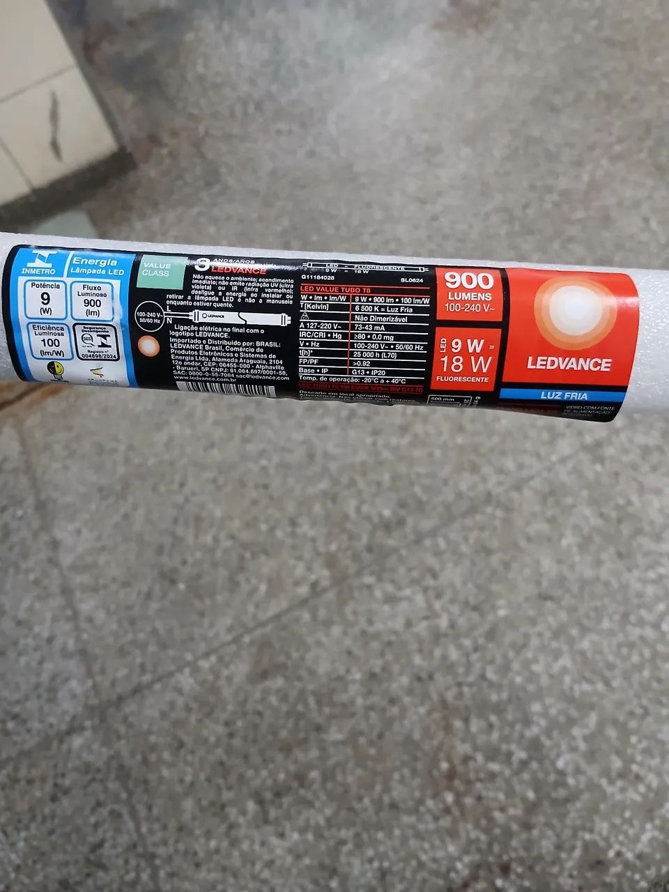 Lâmpada LED Tubo T8 9W 900lm Luz Fria