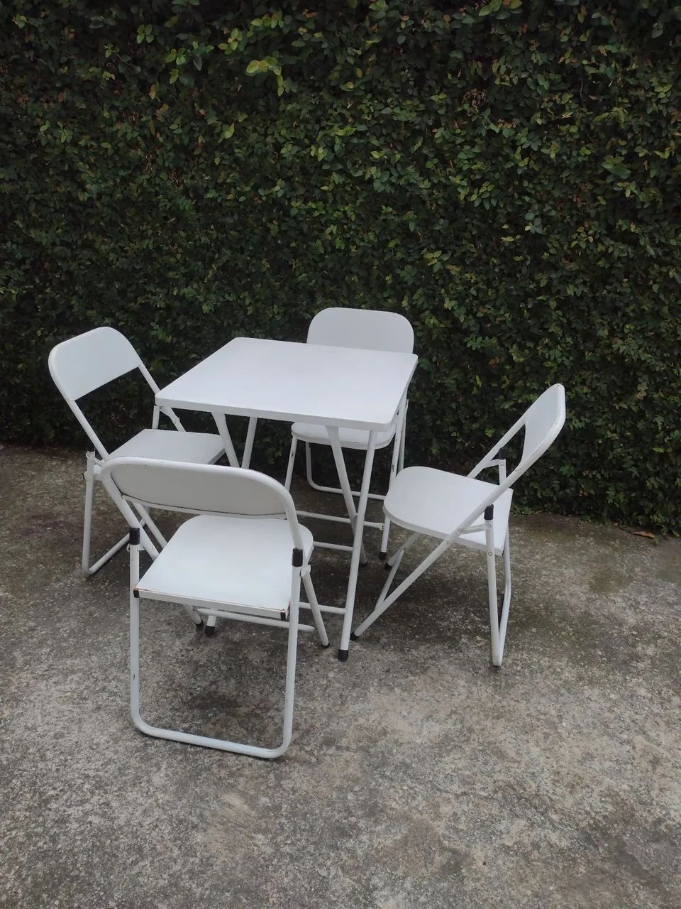 Conjunto de mesa dobrável com 4 cadeiras. - Foto 6