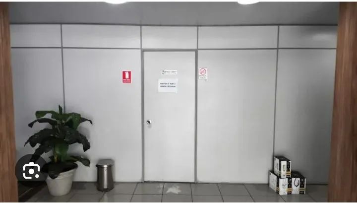 Divisória em MDF c porta 