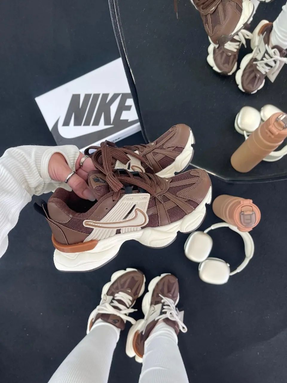 Tênis Nike V2K Run café coffe Premium - ?Dois tipos de Cadarço  - Foto 2