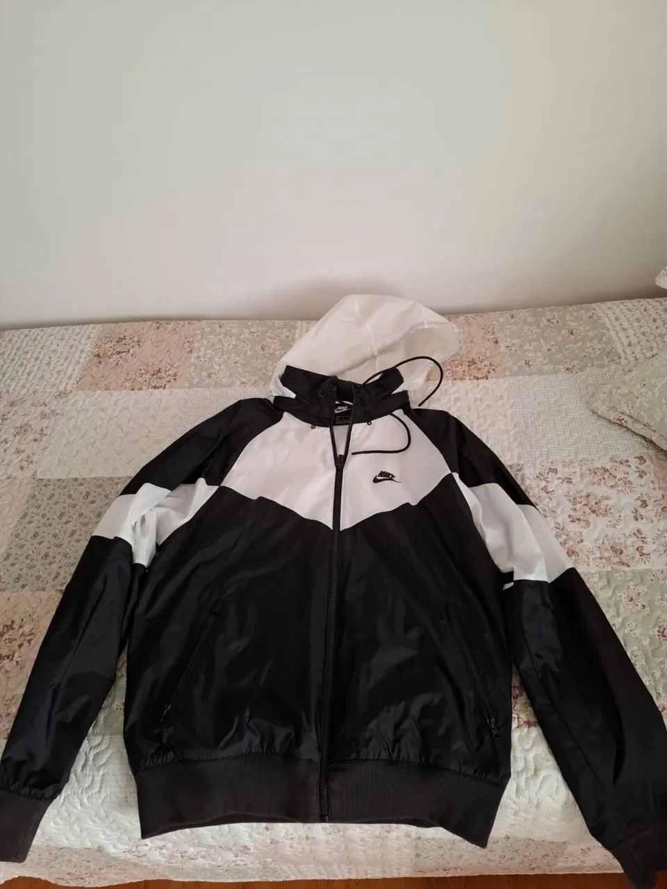 Corta Vento Nike Preto e Branco Roupas Estância Velha, Canoas