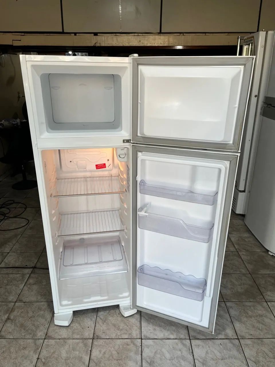 GELADEIRA DUPLEX ELETROLUX EM ÓTIMO ESTADO FUNCIONANDO PERFEITAMENTE!!!