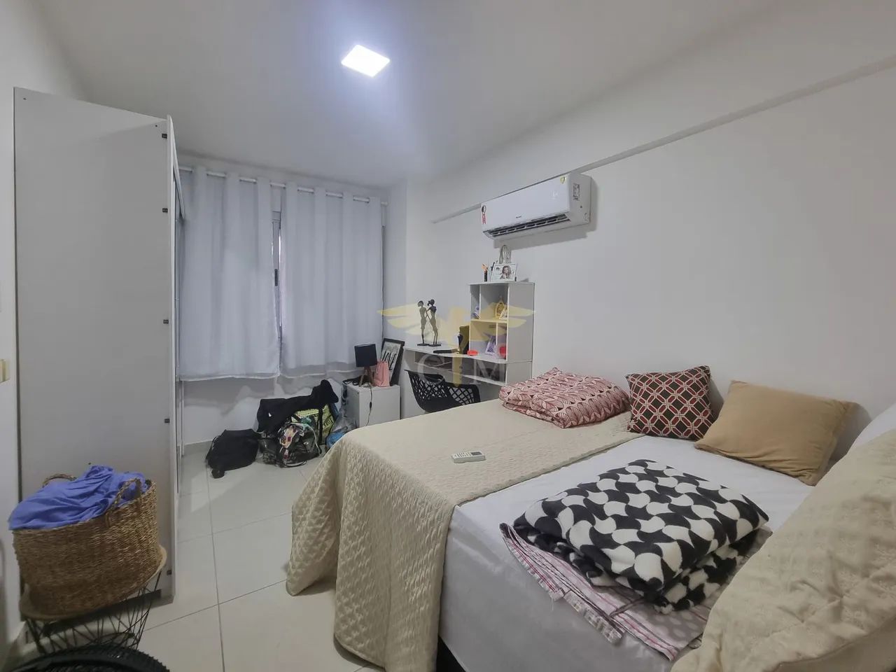 Apartamento De 1 Quarto, Muito Bem Distribuído Em 45M² E 1 Vaga De Garagem Na Pituba. 1DU1