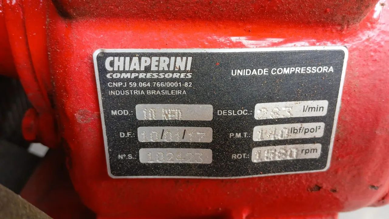 Vendo Compressor de Ar Chiaperini 10/220 rofissional - Foto 5