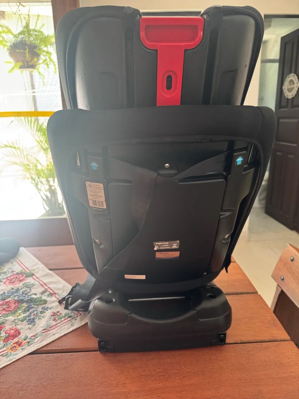 Cadeirinha para carro safety first isofix muito segura  - Foto 3