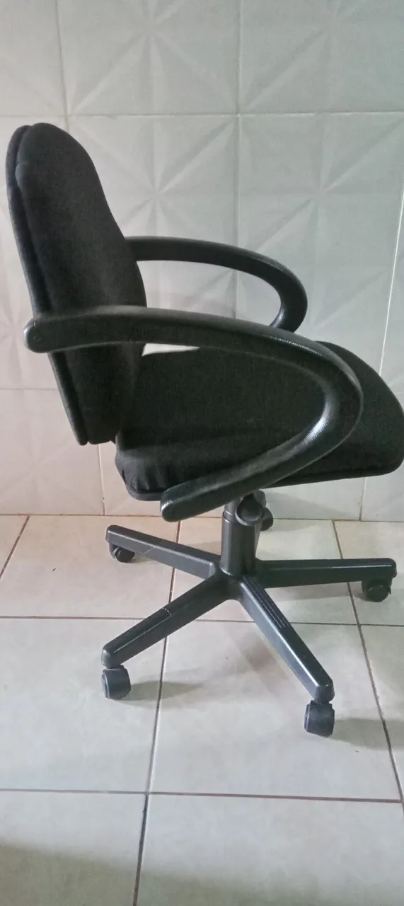Cadeira de Escritório Giratória Preta