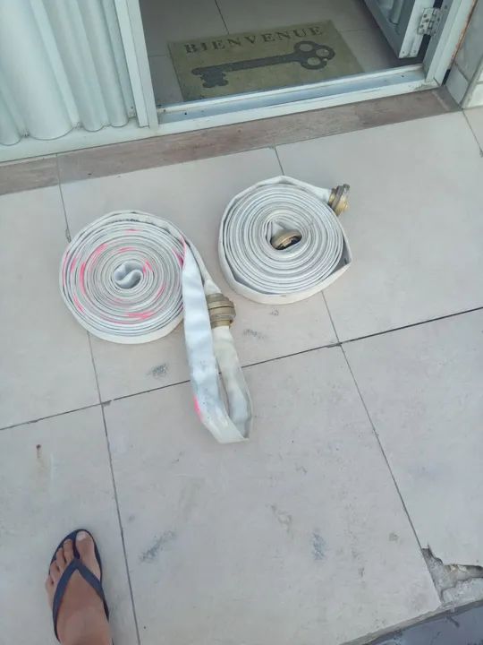 Mangueira de incêndio usada