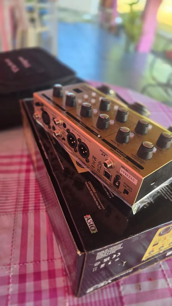 【新品・未開封】 BOSS VE-8 AcousticSinger Pedal Boss Vocal VE8 | Amazon.com.br