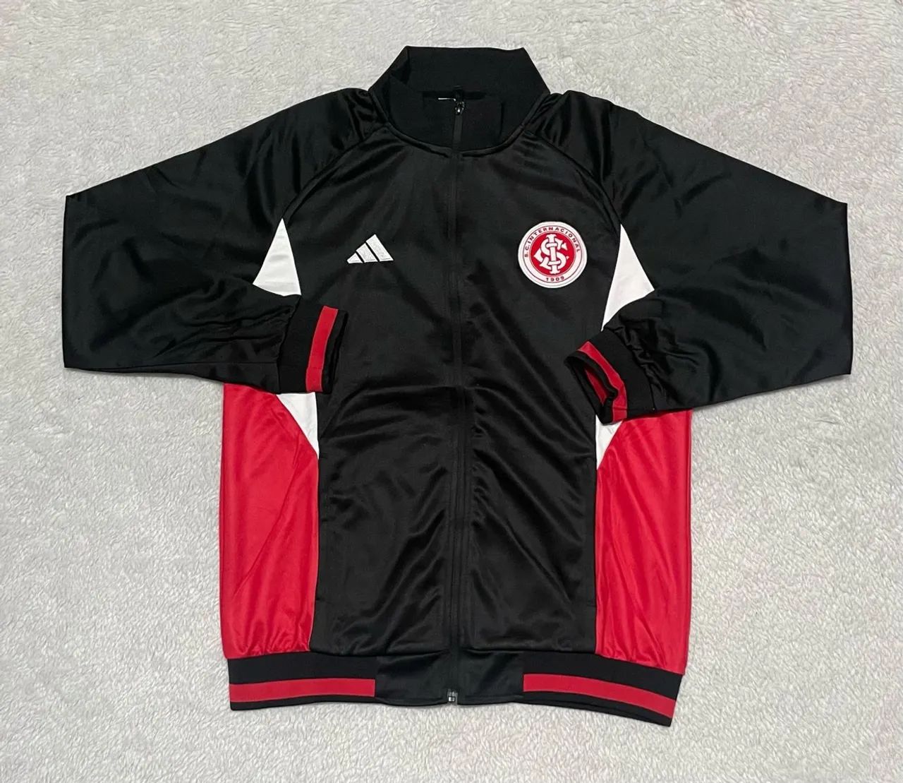 AGASALHO INTERNACIONAL (PARTE DE CIMA)