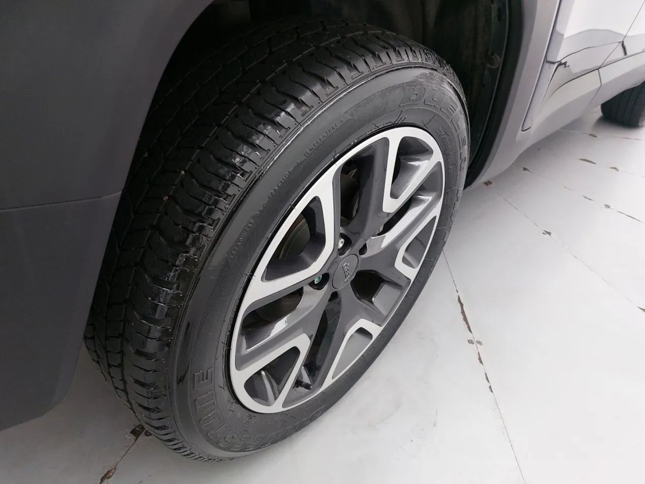 Jeep Renegade Longitude 1.8 4x2 Flex 16V Aut., foto 14 de 18